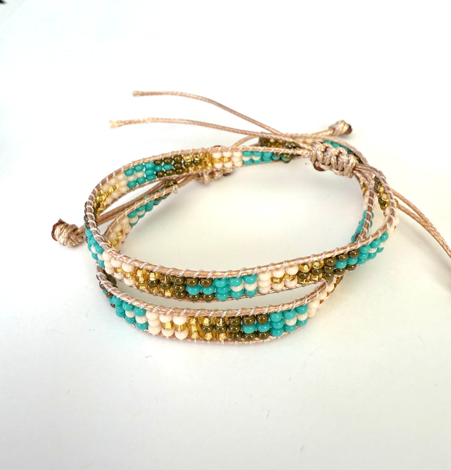 Dani bracelet (Assorted colors)
