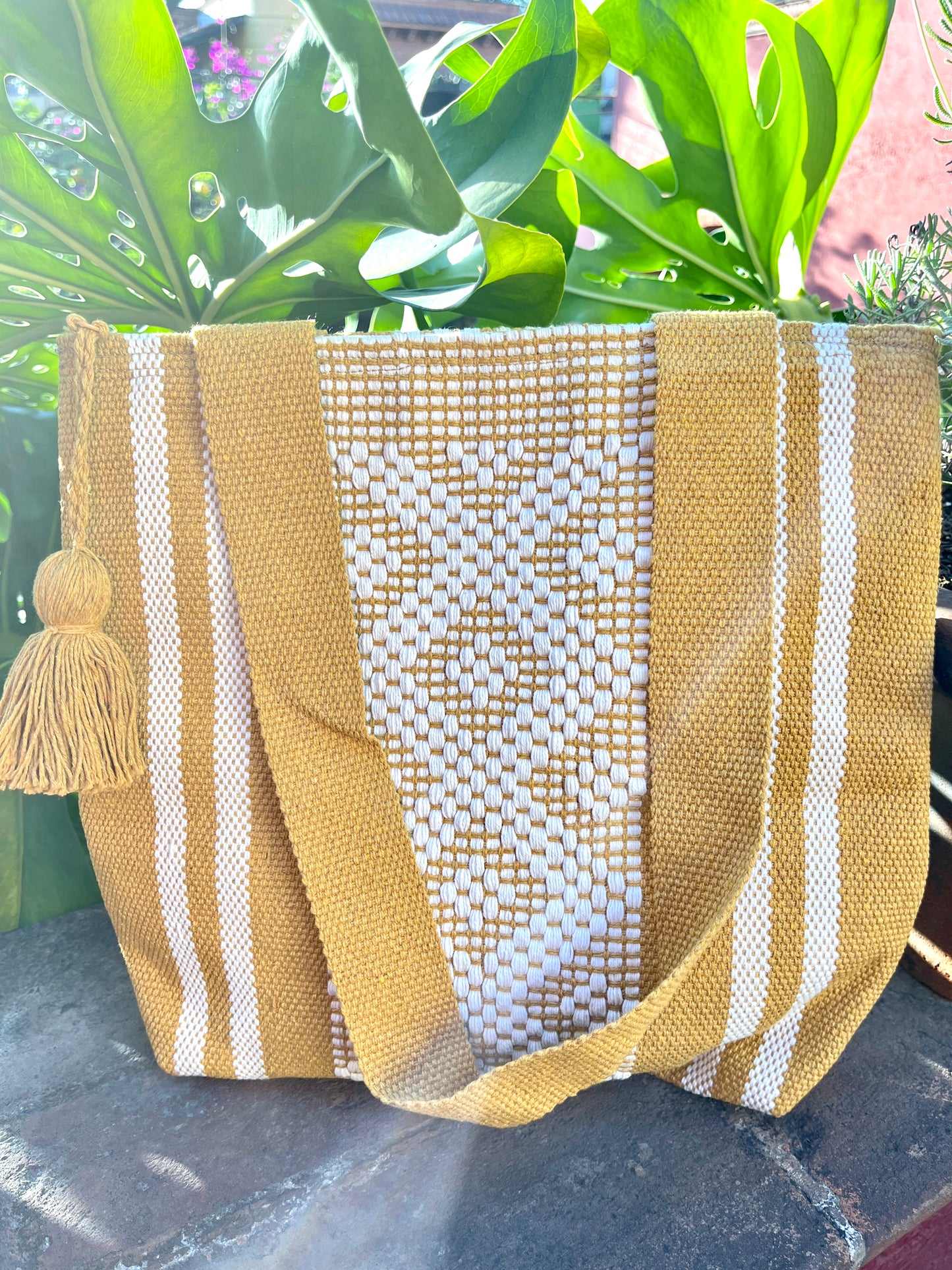 Tejido Tote (2 colors)