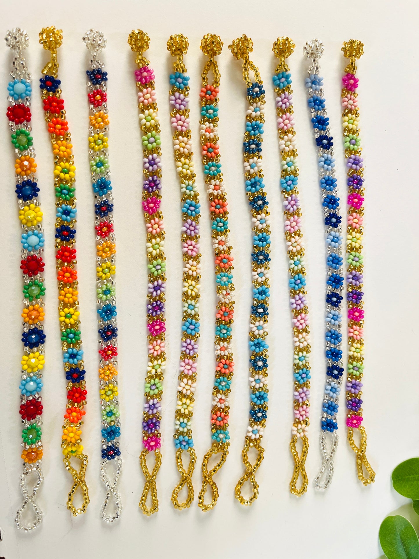 7.5” Daisy Chain Bracelet (10 colors)