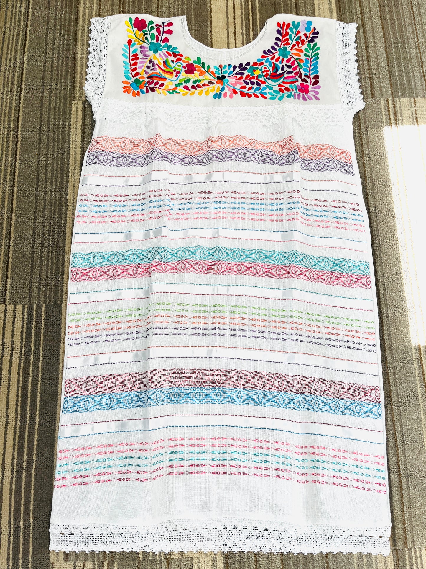 White and Multicolor Telar dress