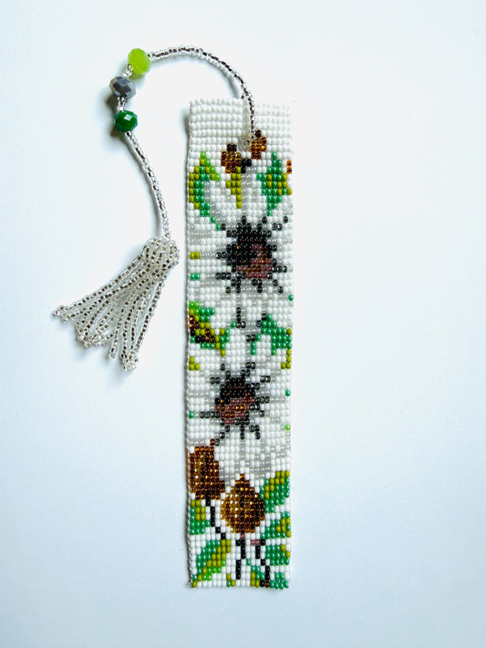 White Daisy Beaded Bookmark